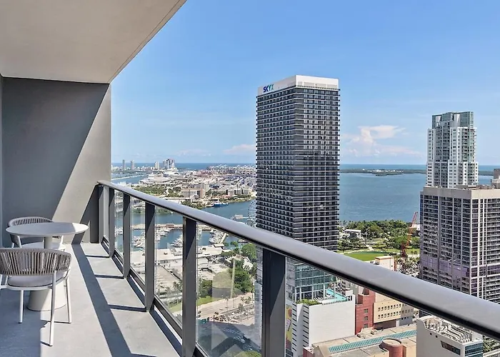 Corner 2Bd Apt With City&Water Views&Best Sunsets